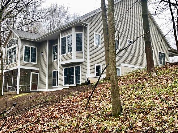 2nd image of 1737 Clear Creek Ct NE