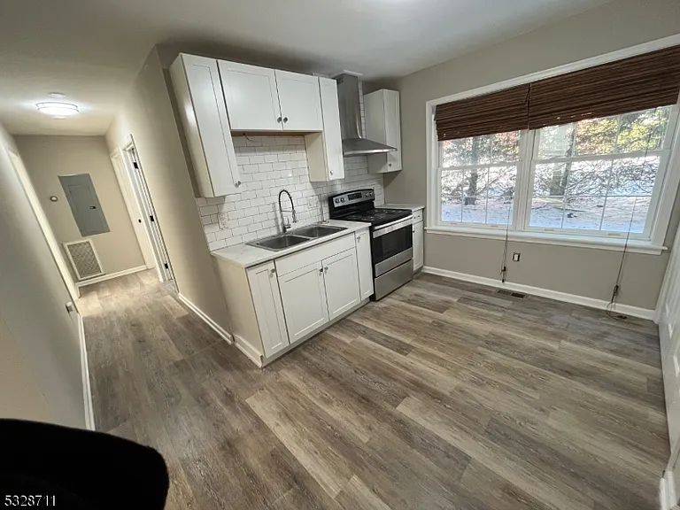 12 Cook Ave — Photo 2