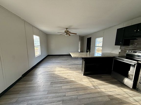 2nd image of 620 Grayton Rd