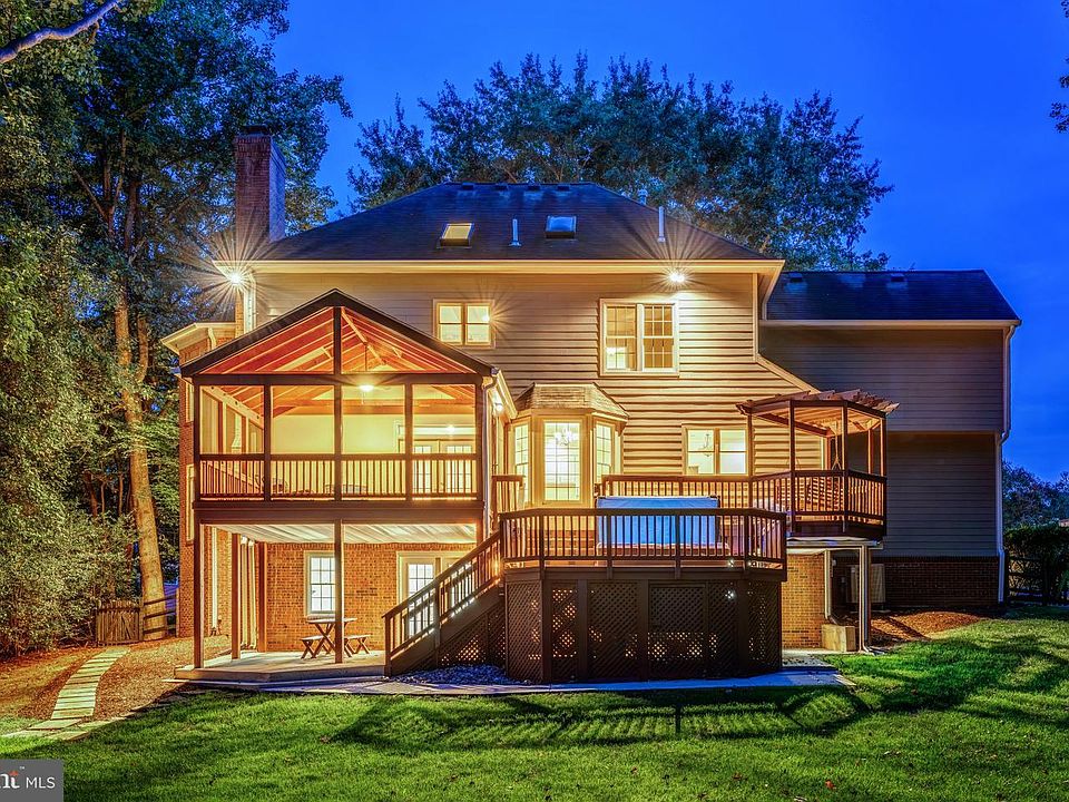 2nd image of 11183 Longwood Grove Dr