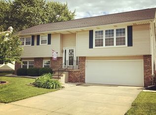 135 Nordic Hills Dr, Decatur, IL 62521