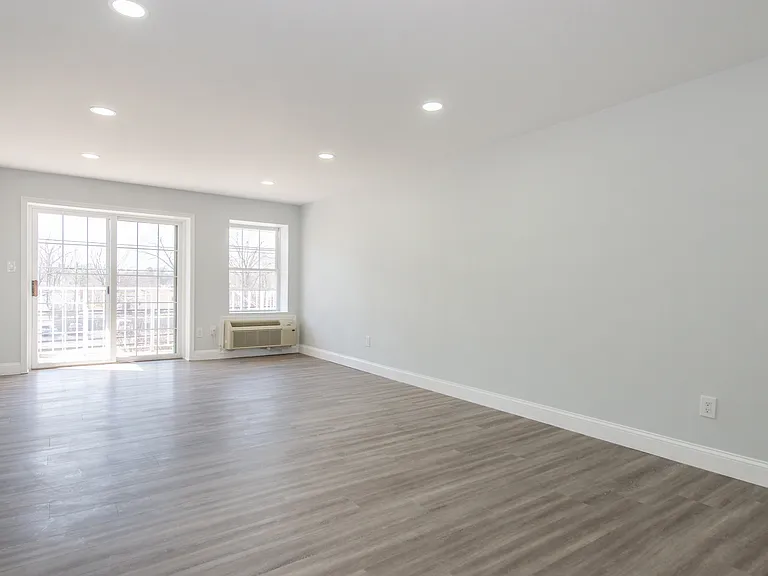 446 Passaic St #3F — Photo 6