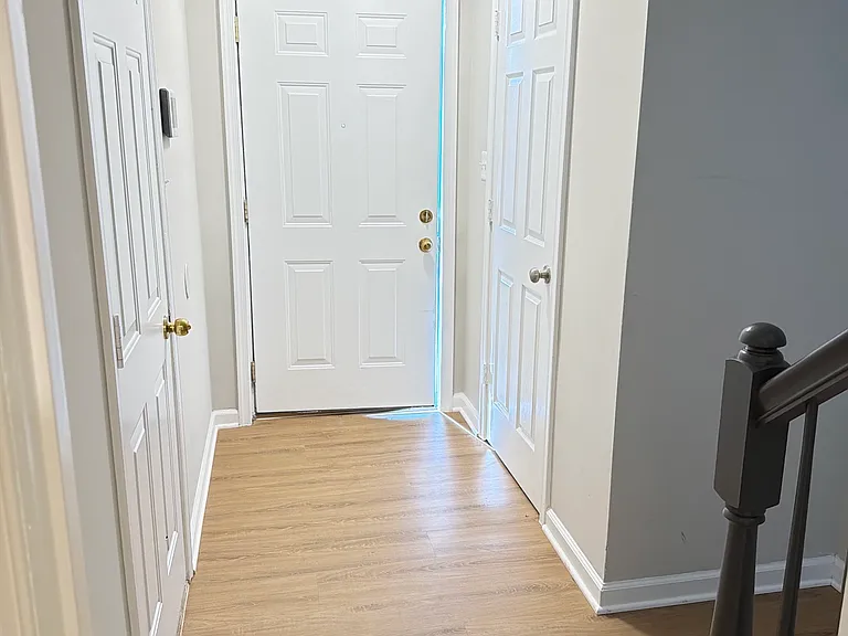 9253 Jessica Dr — Photo 2