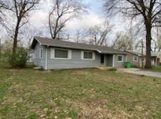 1134 N Sycamore St, Ottawa, KS 66067