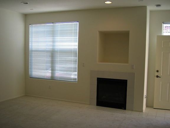 Living room w/fireplace