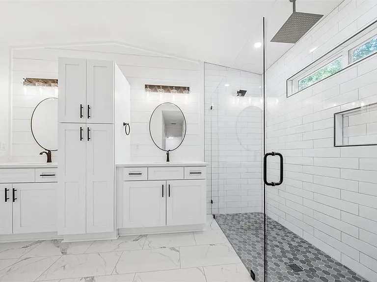 1827 Fernando Dr — Photo 11