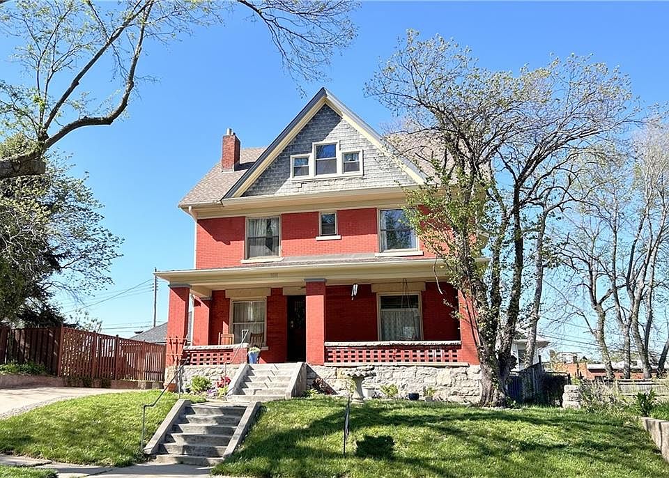 1st image of 3010 E 6th St