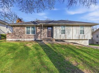 3521 NE Stanton St, Lees Summit, MO 64064
