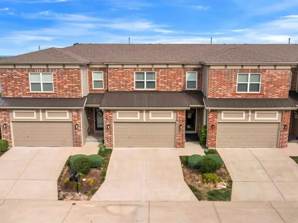5102 Chouteaus Bluff Dr, Saint Louis, MO 63111