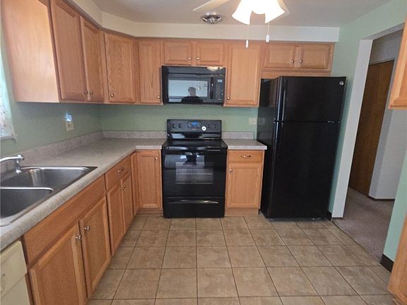 5th image of 103 Castle Dr