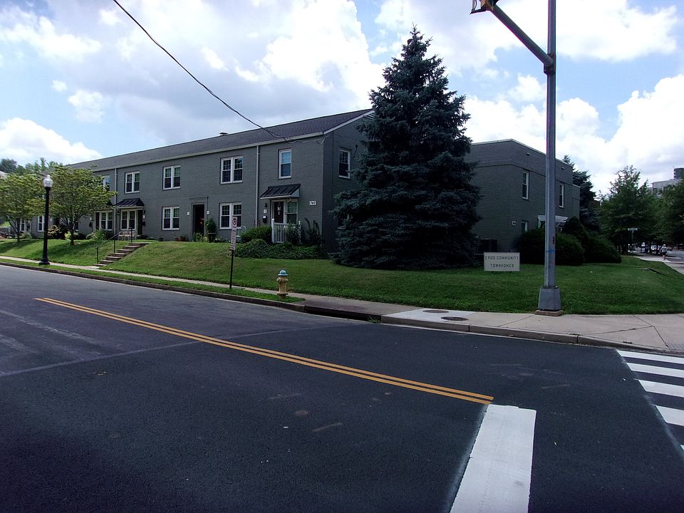 1st image of 740 N Monroe St APT 3