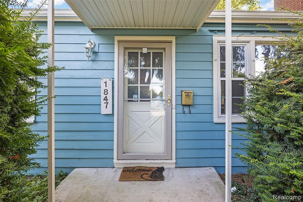 2 bed, 700 sqft, $2,695 — Photo 1