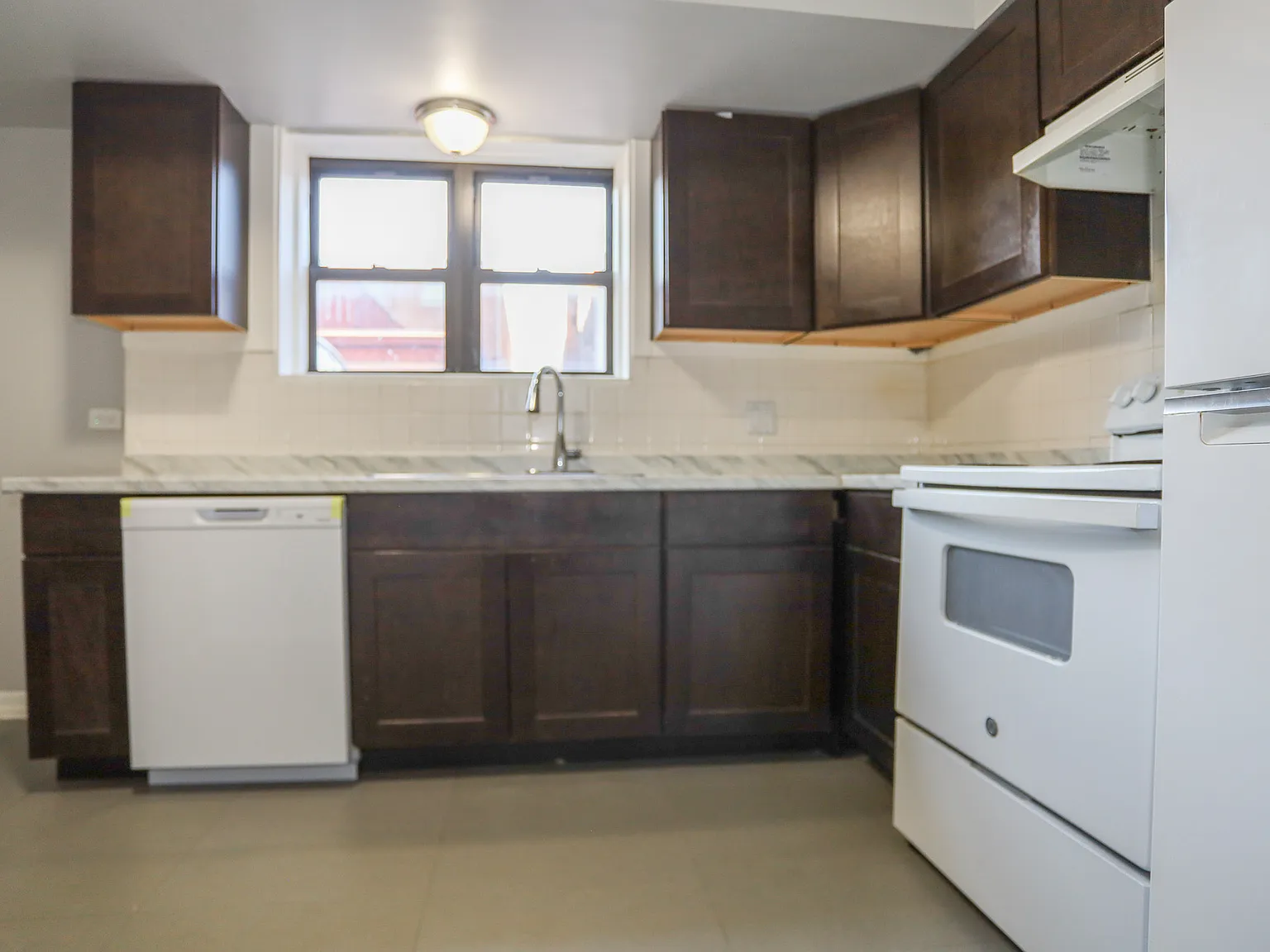 2 bed, 1.5 bath, $1,900 — Photo 2