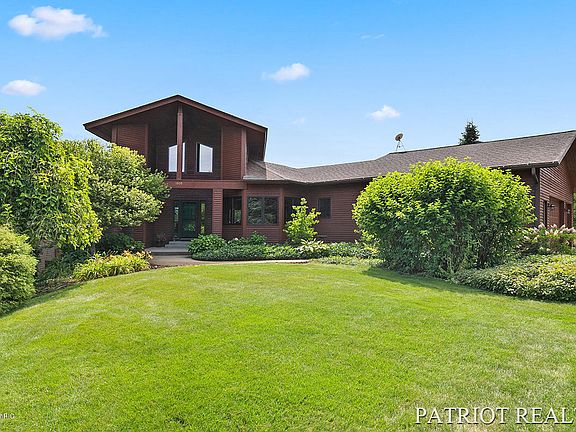 4th image of 1860 Skyview Dr NW