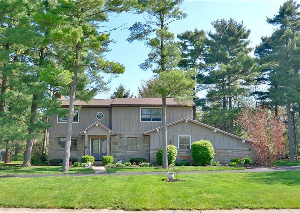 1st image of 202 Camelot Dr
