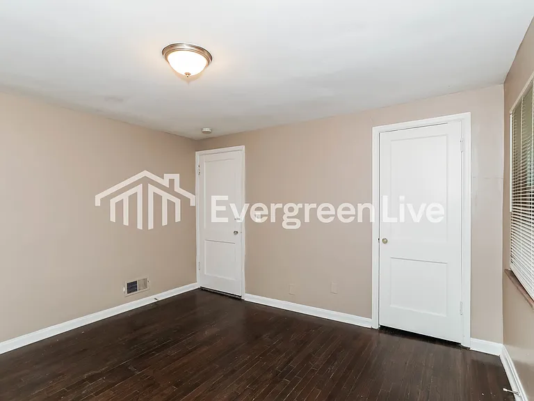 1557 Pasadena Ave — Photo 12