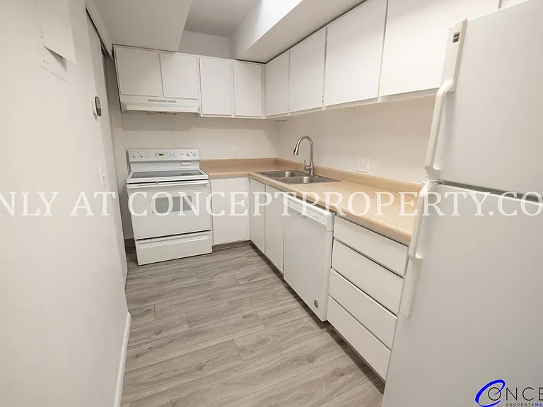 132 E 2nd Ave — Photo 40