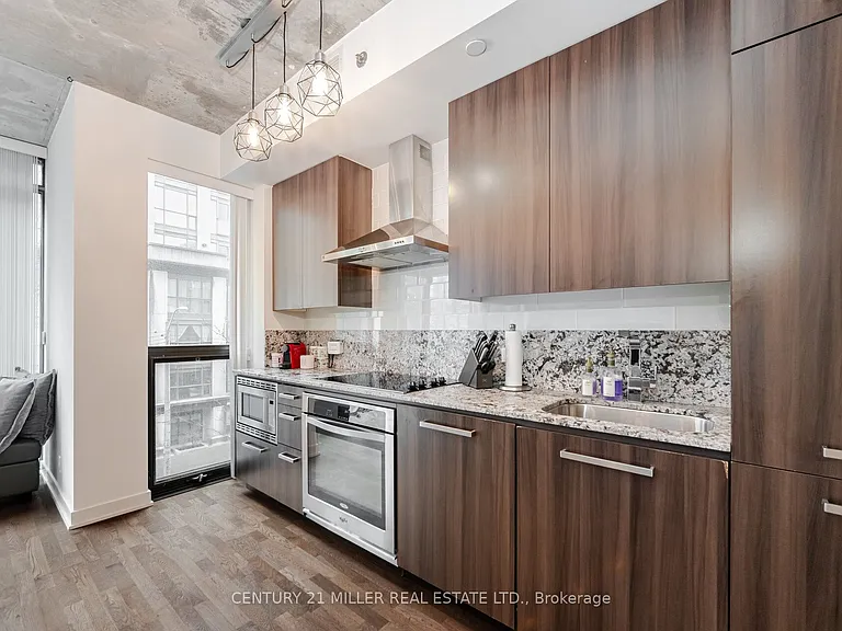 15 Beverley St #301 — Photo 12