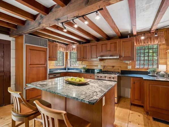 14 Walnut Hill Road, Amherst, NH 03031