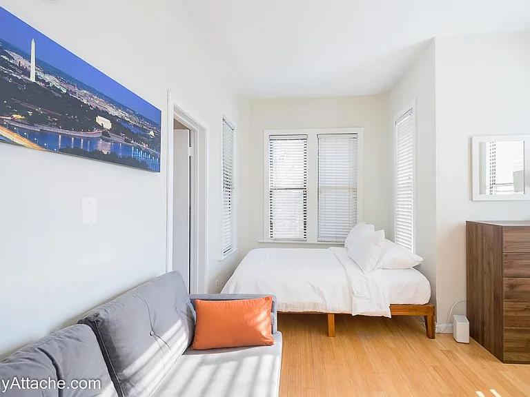 1822 15th St NW #301 — Photo 2