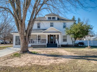 325 S 7th St, Okemah, OK 74859
