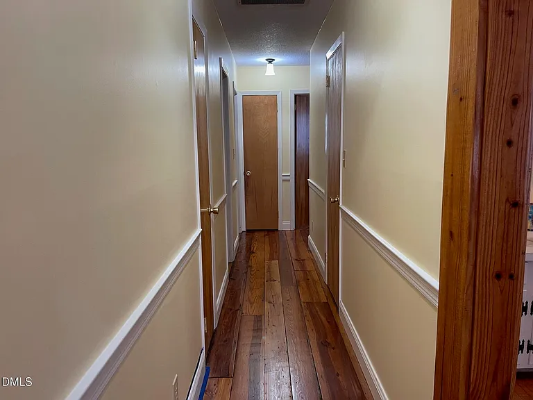 280 Montague Rd — Photo 8