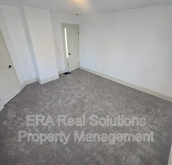 133 N Eureka Ave — Photo 13