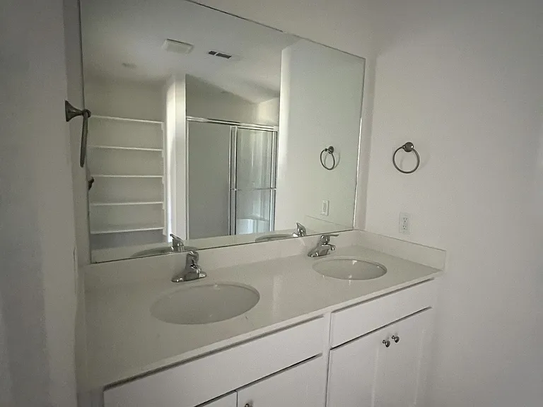 525 Arizona St — Photo 13