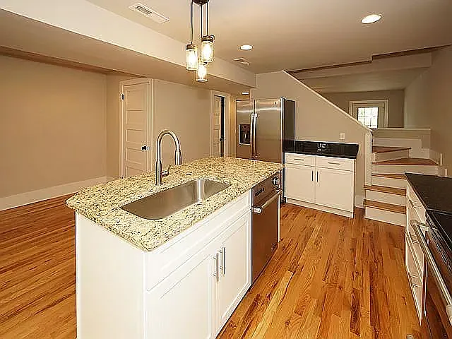 447 N Nassau St — Photo 4