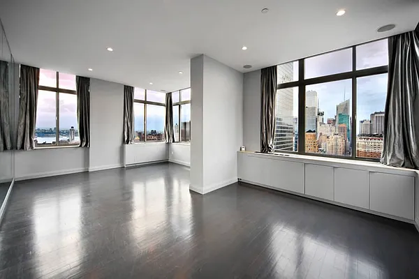 Rented by Town Residential | media 3