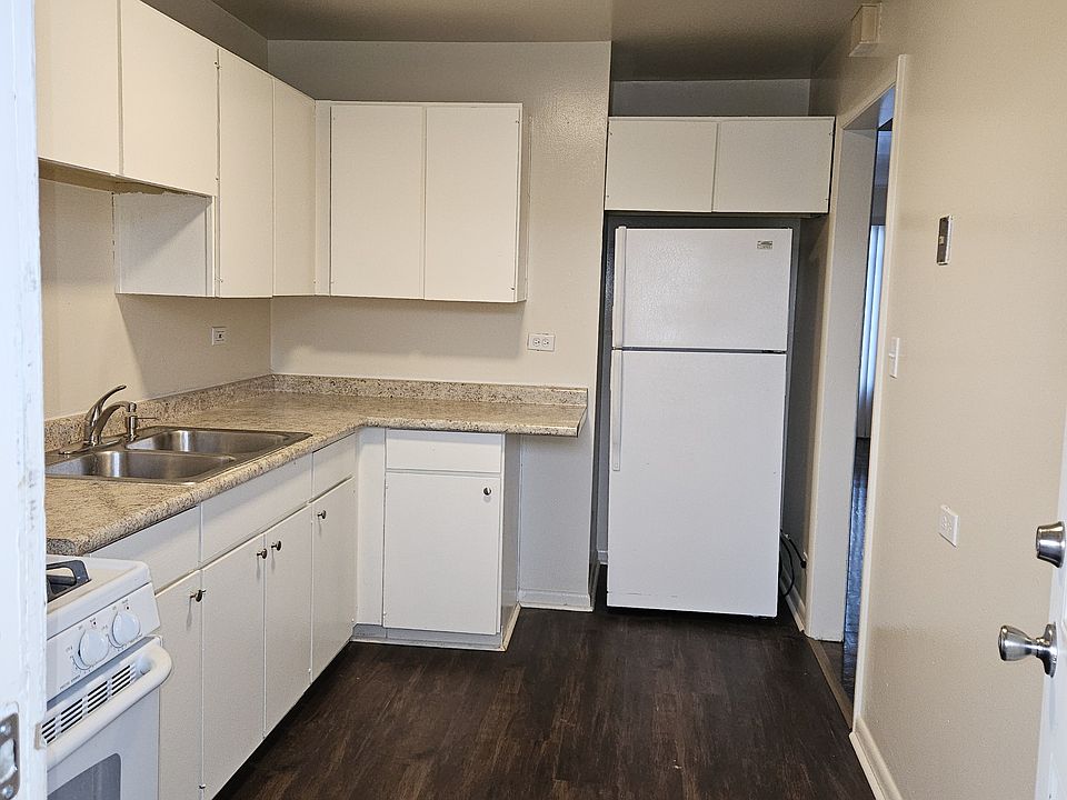 1st image of 747 N Linden Ave Unit 1W