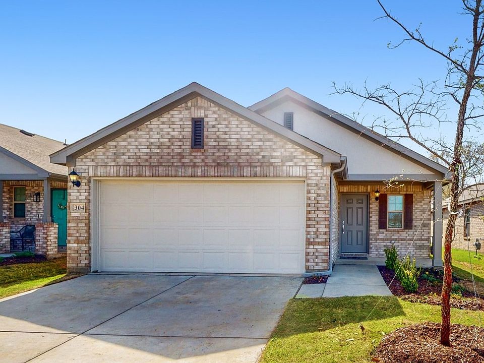 1st image of 304 Essex Dr