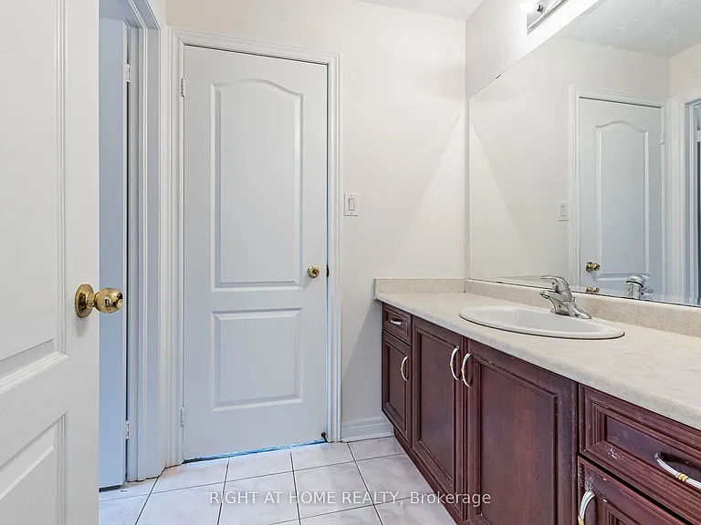 5441 Valhalla Cres — Photo 34