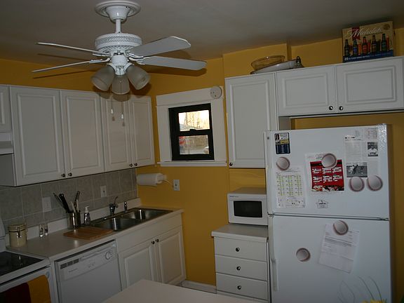 4th image of 4093 Blow St
