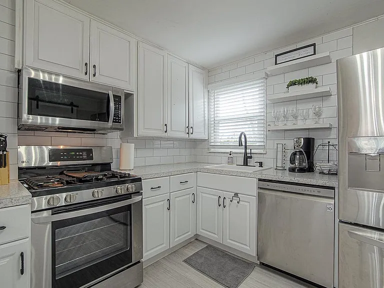 7604 Conser St — Photo 7