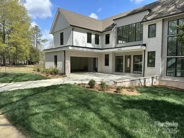 8923 Summer Club Rd, Charlotte, NC 28277