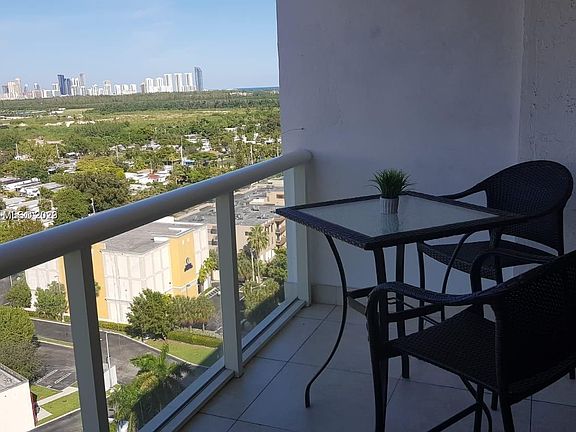 3rd image of 13499 Biscayne Blvd APT 1601