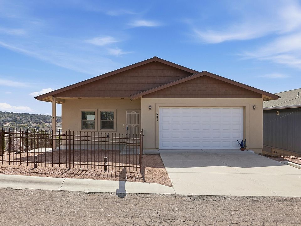 1st image of 711 W Summit St