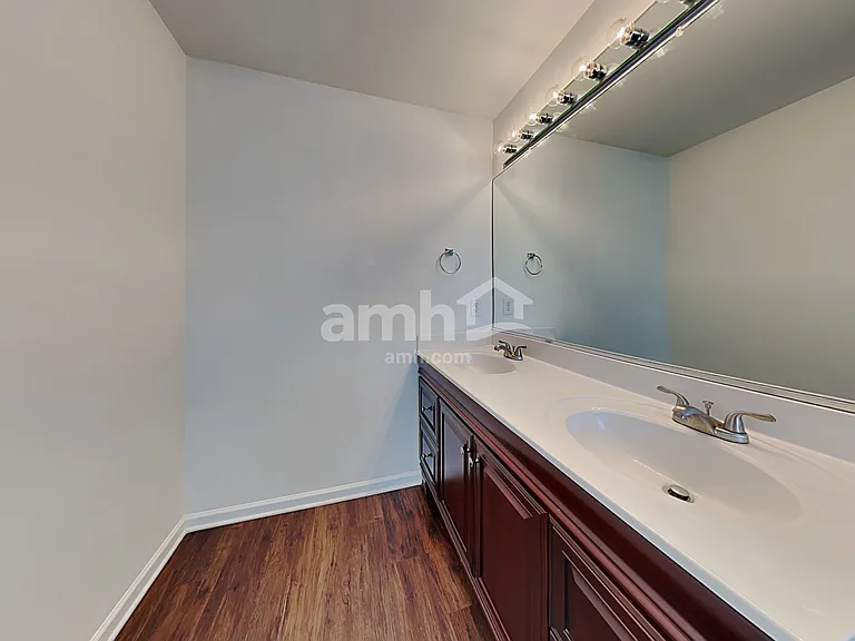 1843 Longmont Dr — Photo 13