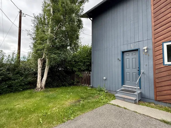 1018 Dogwood St APT 101, Fairbanks, AK 99709