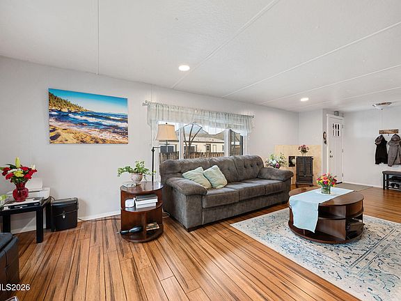 3rd image of 220 Aristocrat Way