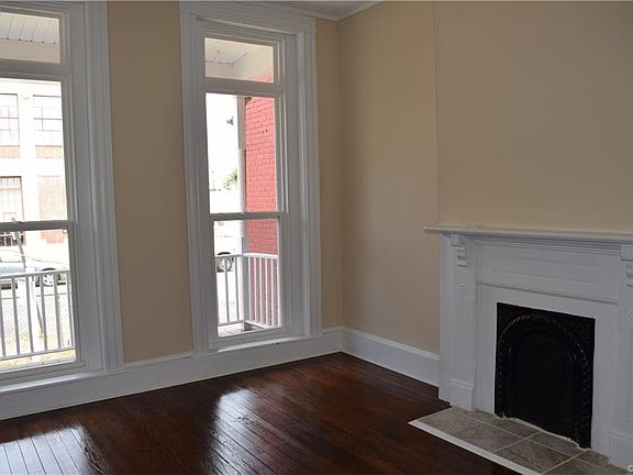 5th image of 903 W Marshall St