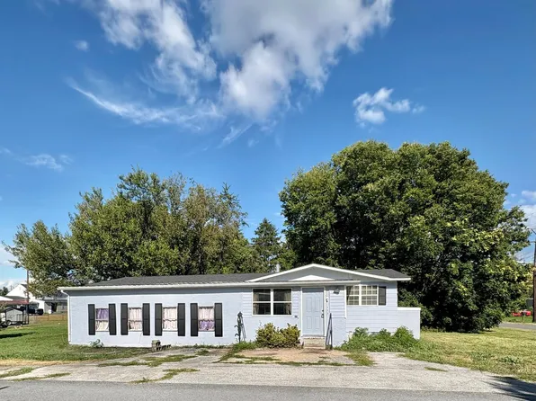 111 S McDonald St, Ranson, WV 25438