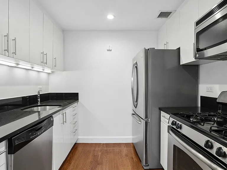 225 Schermerhorn St #5P — Photo 8