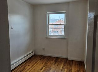7270 Calamus Ave, Flushing, NY 11377