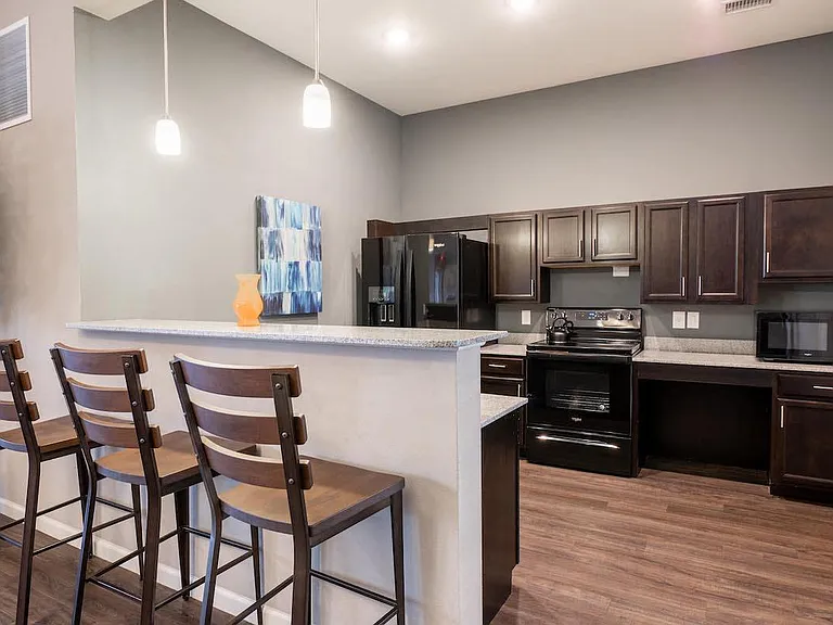 Mosaic Apartments — Photo 4