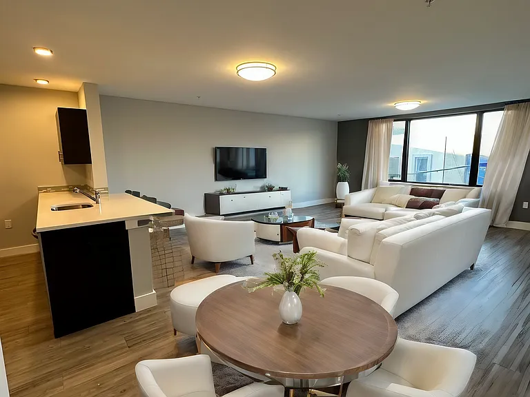 The Rebeka Residence: A Symphony of Luxury in Modern Living — Photo 22