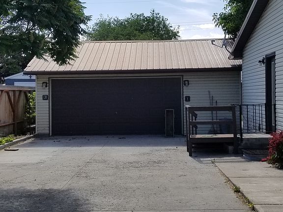 2nd image of 466 Park Dr