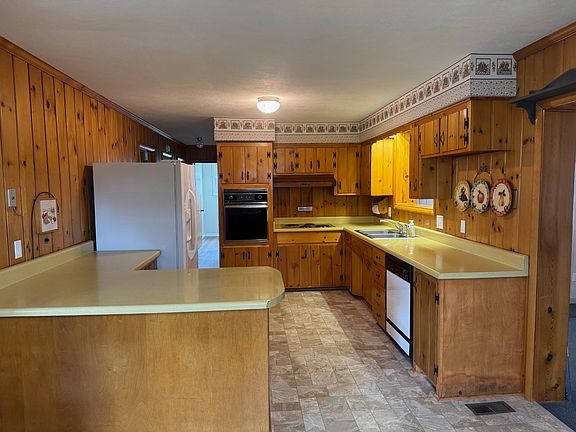 4th image of 1101 Hazelwood Dr