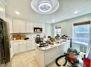 29 Charter St #1, Boston, MA 02113